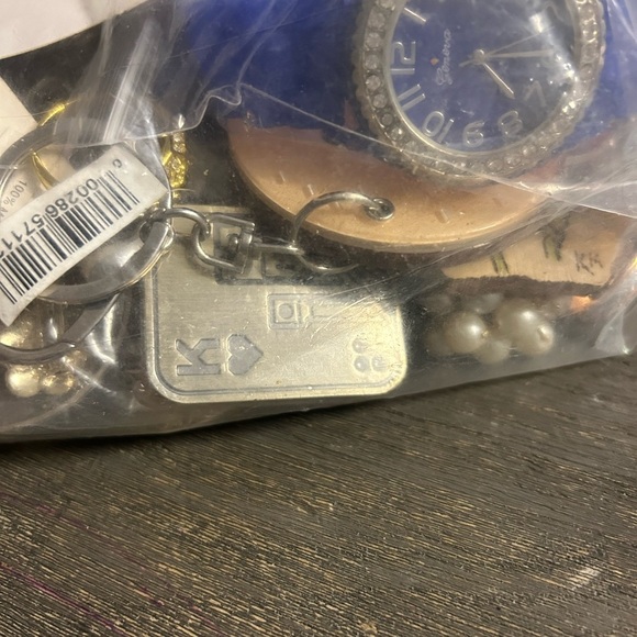 48 Piece Boho/Beaded Jewelry Bundle - Silver and Gold Tones ALL WEARABLE - LOT - Picture 7 of 9